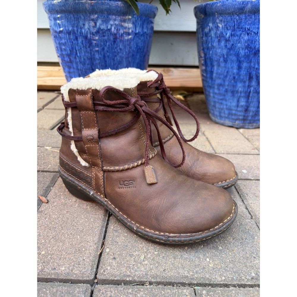 Ugg Boots Cove Toast Brown Leather Shearling Lined Laced Ankle 5136 Size 7